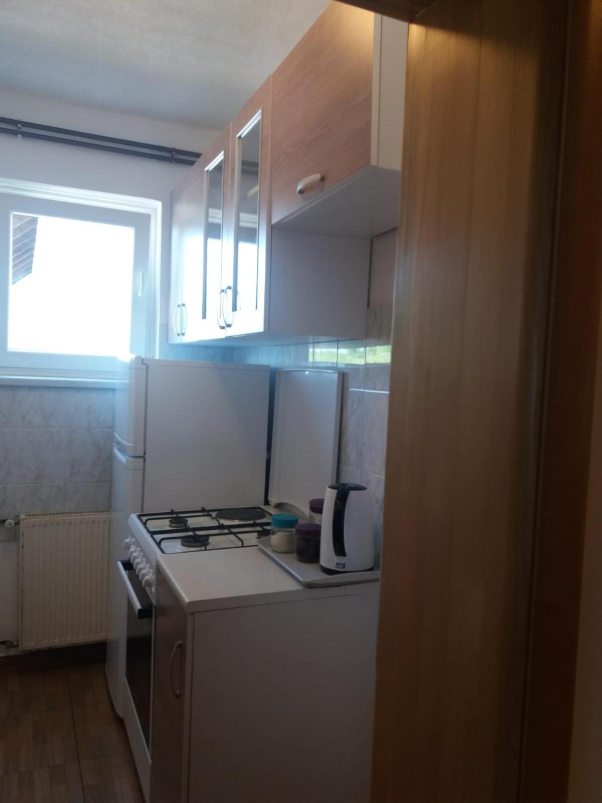 Guesthouse Tomas Catrnja Bagian luar foto
